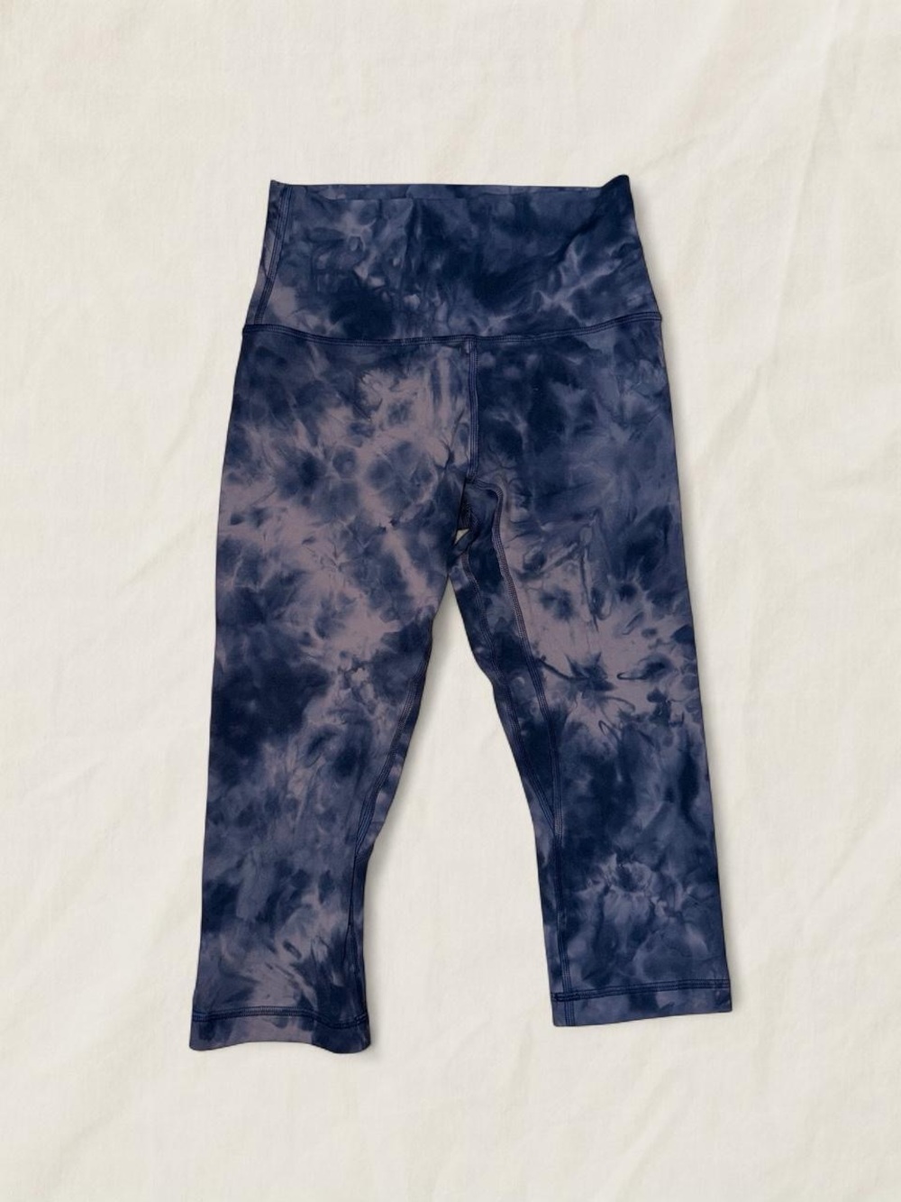 lululemon athletica Women's Navy Tie-Dye Capri Leggings